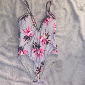 NWOT ONeill One Piece Swimsuit size medium